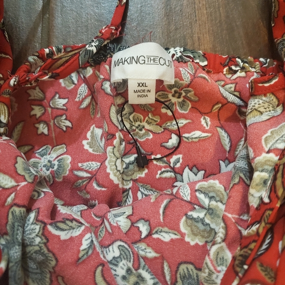 Dropped shoulder side Zip Top floral red and brown by Making the Cut New… - Picture 5 of 5